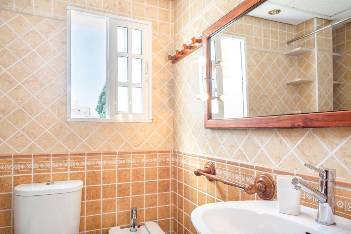 Alterhome Las Setas Севиля Екстериор снимка